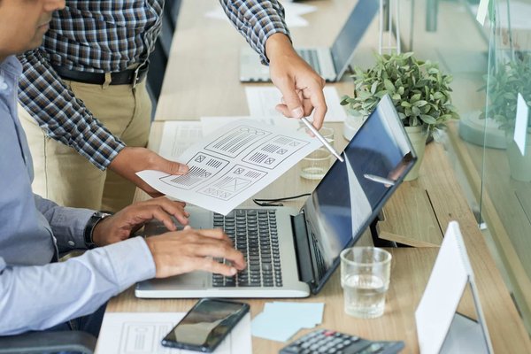 Quels sont les documents premium qu'offre les annuaires d'entreprise ?